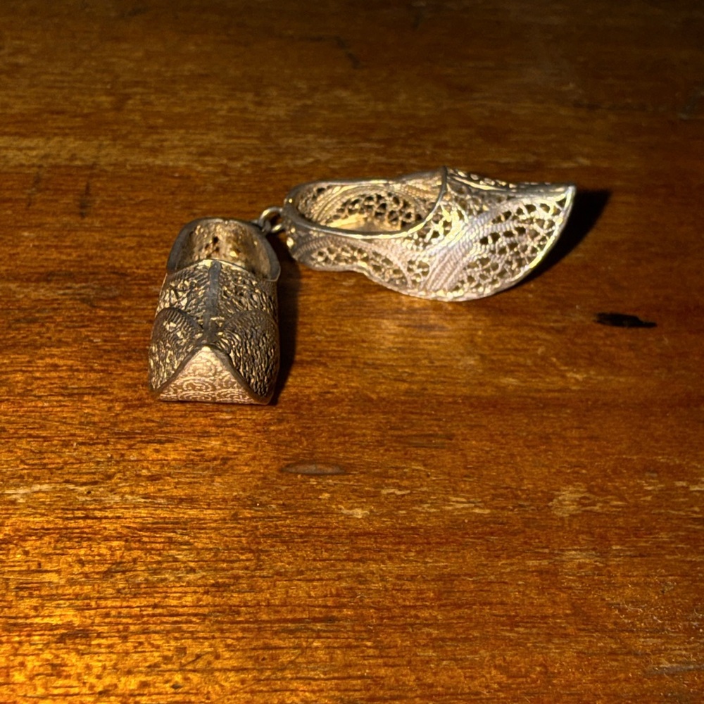 Vintage sterling silver Filigree Shoe charm